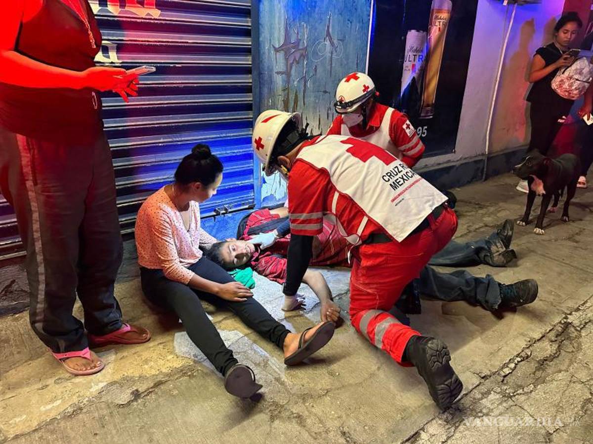 $!Servicios de emergencia trasladaron al joven al Hospital General en compañía de una tía