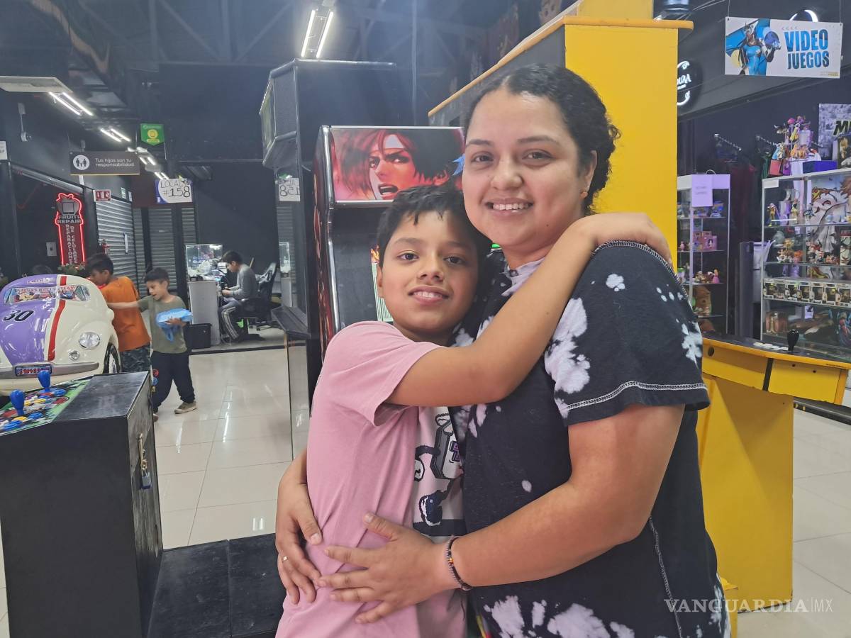 $!Jenzi y su madre, Estefanía, usan los videojuegos como un espacio para fortalecer la comunicación y la confianza.