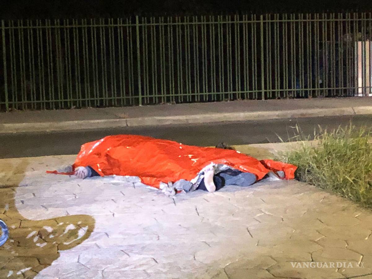 $!Después de finalizar los trabajos de peritaje, se ordenó el levantamiento del cuerpo .