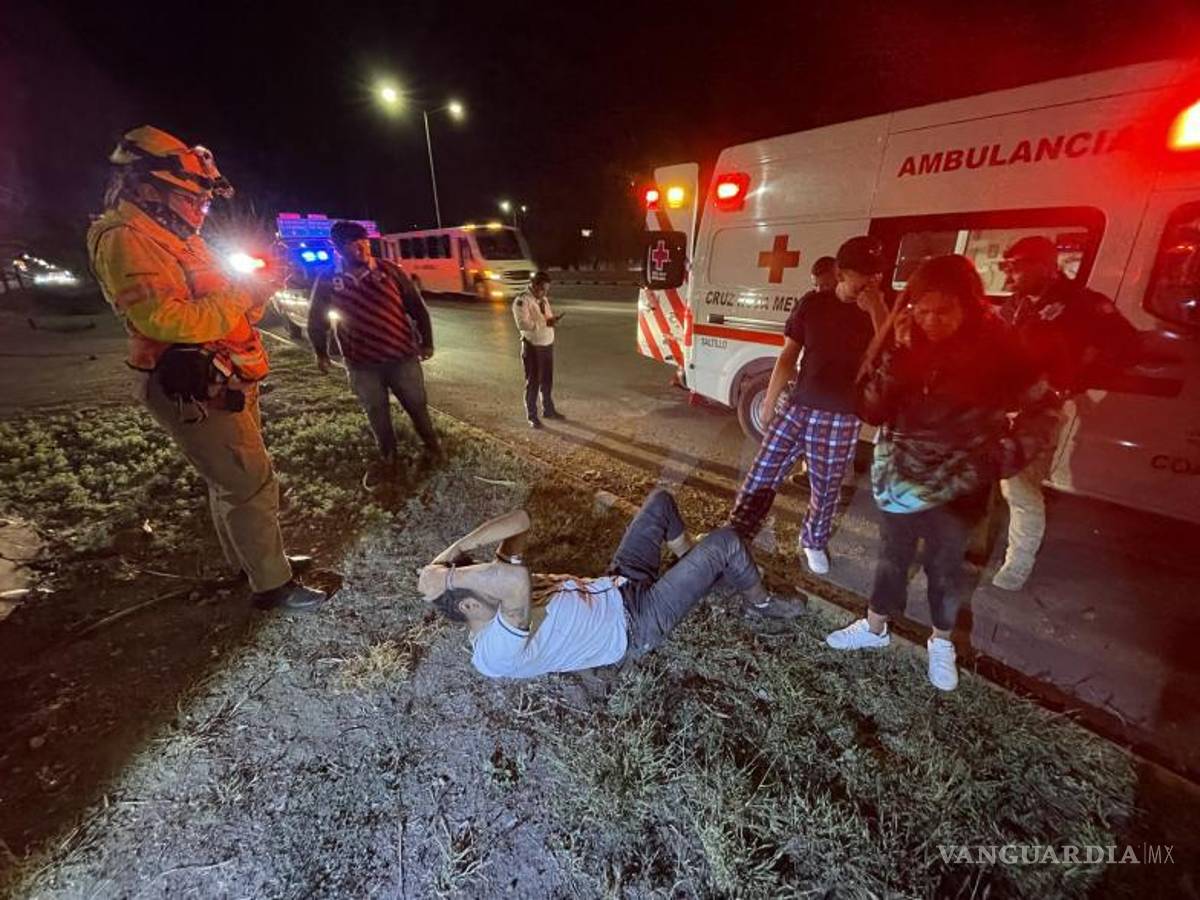 $!A pesar de haber sufrido el percance, ambos resultaron con lesiones mínimas, por lo que no fueron llevados a un centro médico.