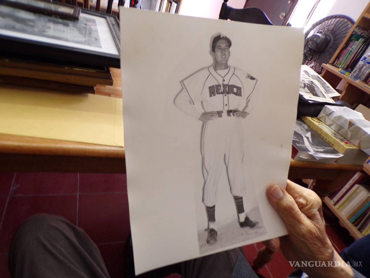 $!El profesor Berrueto, en su etapa como beisbolista, representó a México en el XI Campeonato Mundial de 1951.