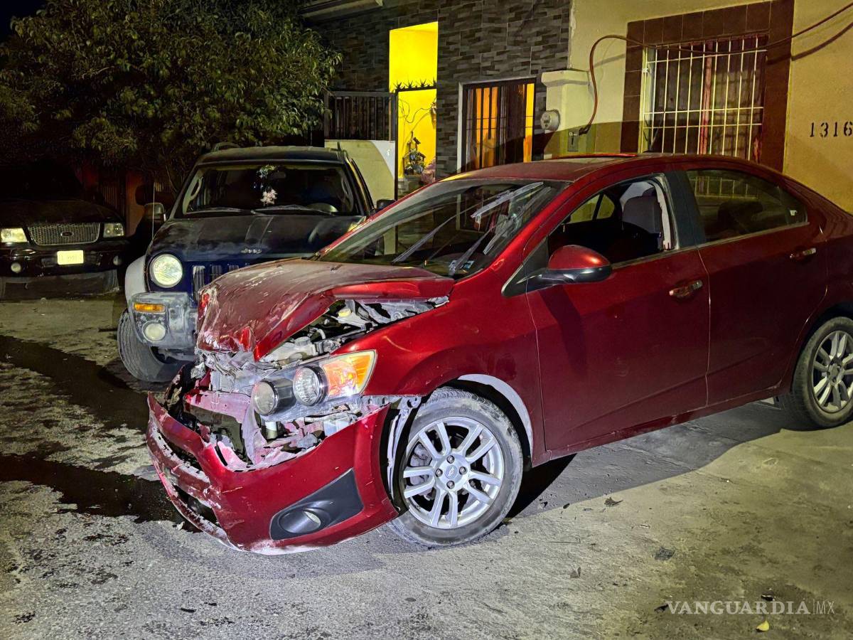 $!El conductor, en estado de ebriedad, perdió el control en una curva y provocó el accidente.