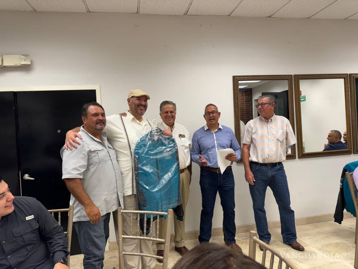 $!El evento incluyó la entrega de chamarras conmemorativas, recuerdos de su primer campeonato en 1996 y un llamado a preparar los festejos del 2026.