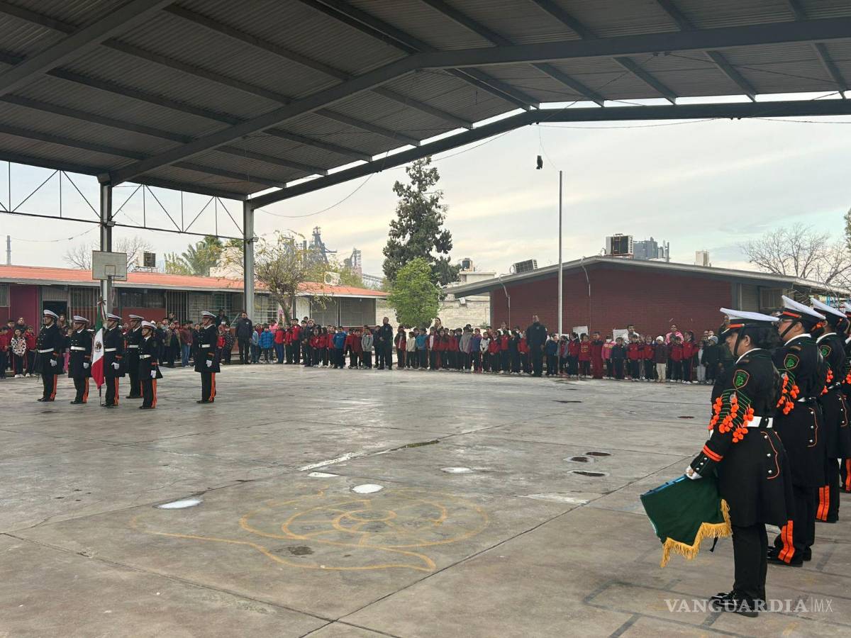 $!Estudiantes y autoridades participaron en el acto cívico para recordar el legado del insurgente.