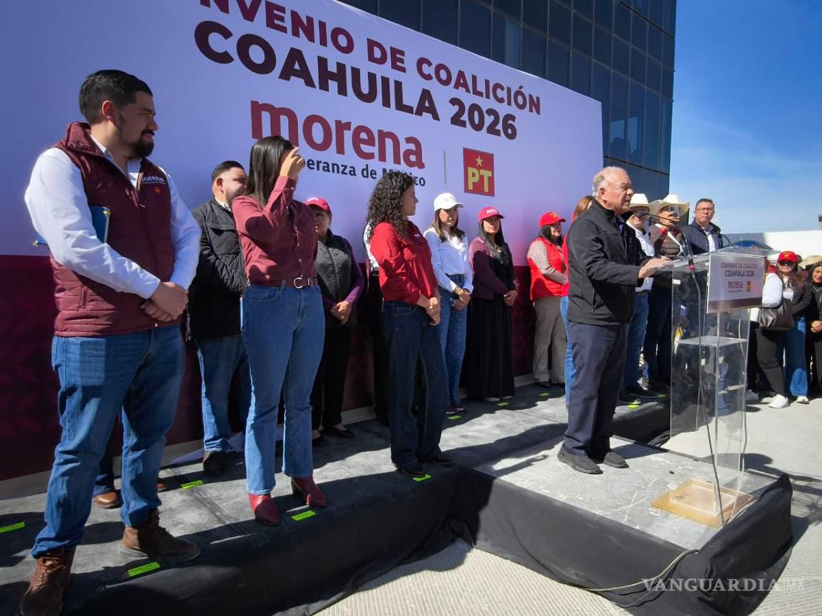 $!Dirigentes nacionales y estatales de Morena y el Partido del Trabajo acudieron al Instituto Electoral de Coahuila para formalizar el convenio de coalición rumbo a las elecciones del 7 de junio.