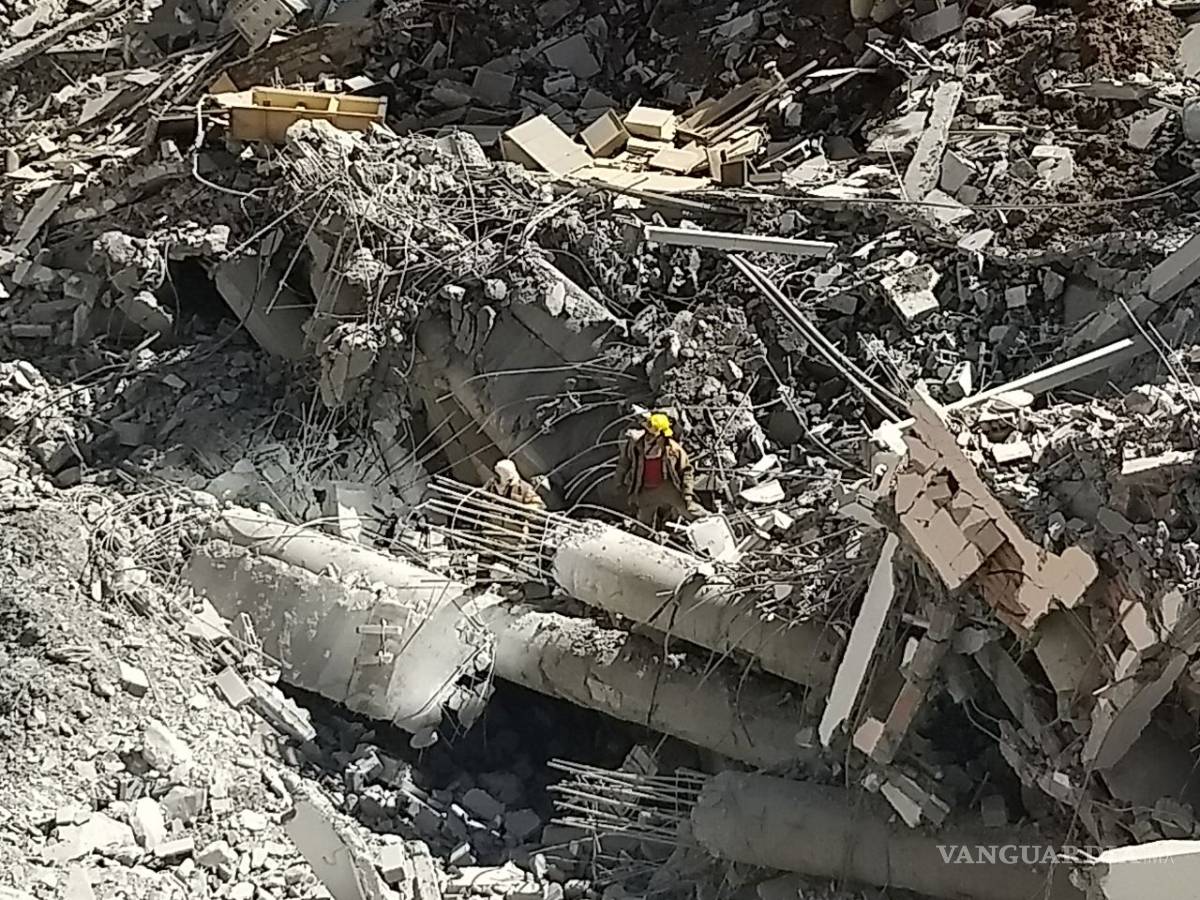 $!Derrumbe en casas de Monterrey deja una persona muerta, otra herida y una desaparecida