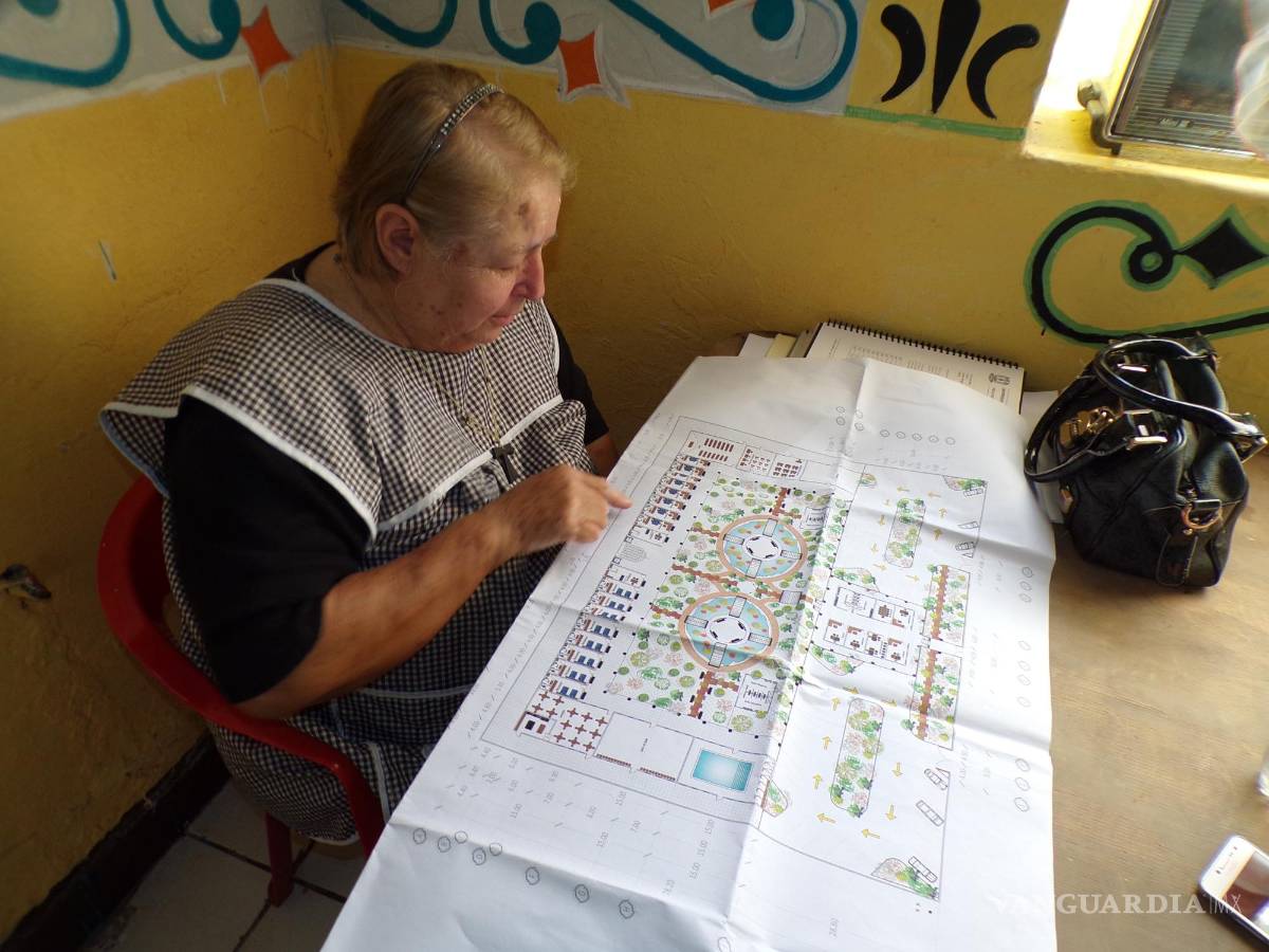 $!El plano que en la Facultad de Arquitectura le elaboraron a doña Irma, mantiene su ilusión.