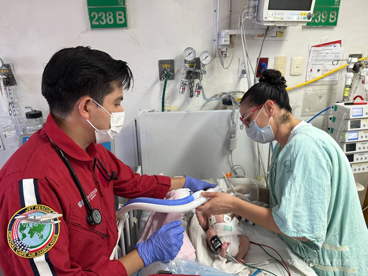 $!Especialistas del IMSS retiraron el quiste laríngeo durante una intervención realizada en el Hospital de Pediatría de Jalisco.