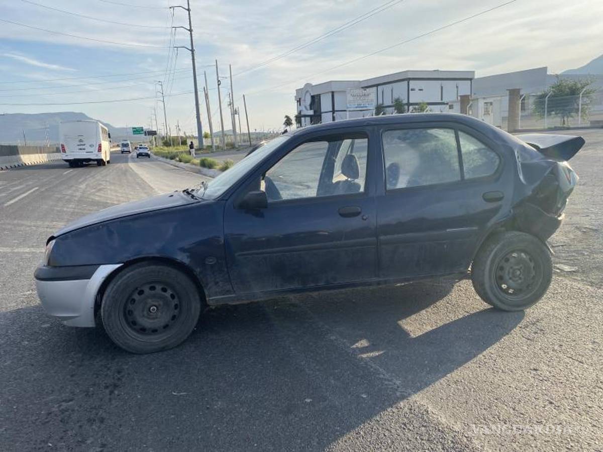 $!Los conductores involucrados discutieron los detalles del incidente ante las aseguradoras.