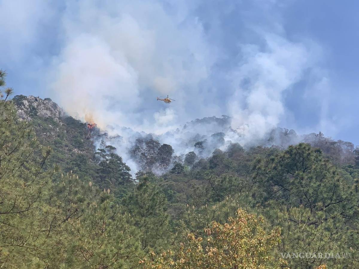 $!Combate Nuevo León incendios en sus sierras; controla cinco de siete