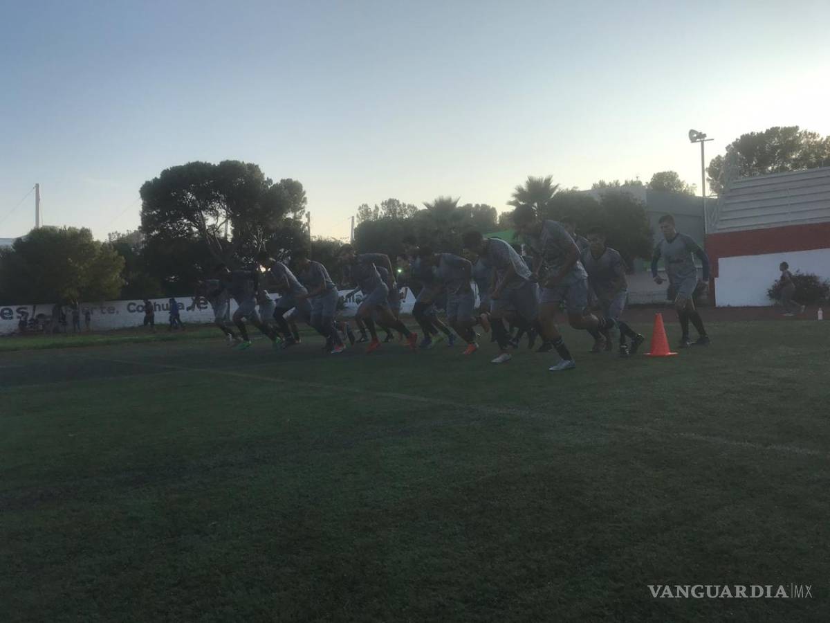 $!Saltillo FC trabaja a doble sesión para ir a la caza de los Murciélagos