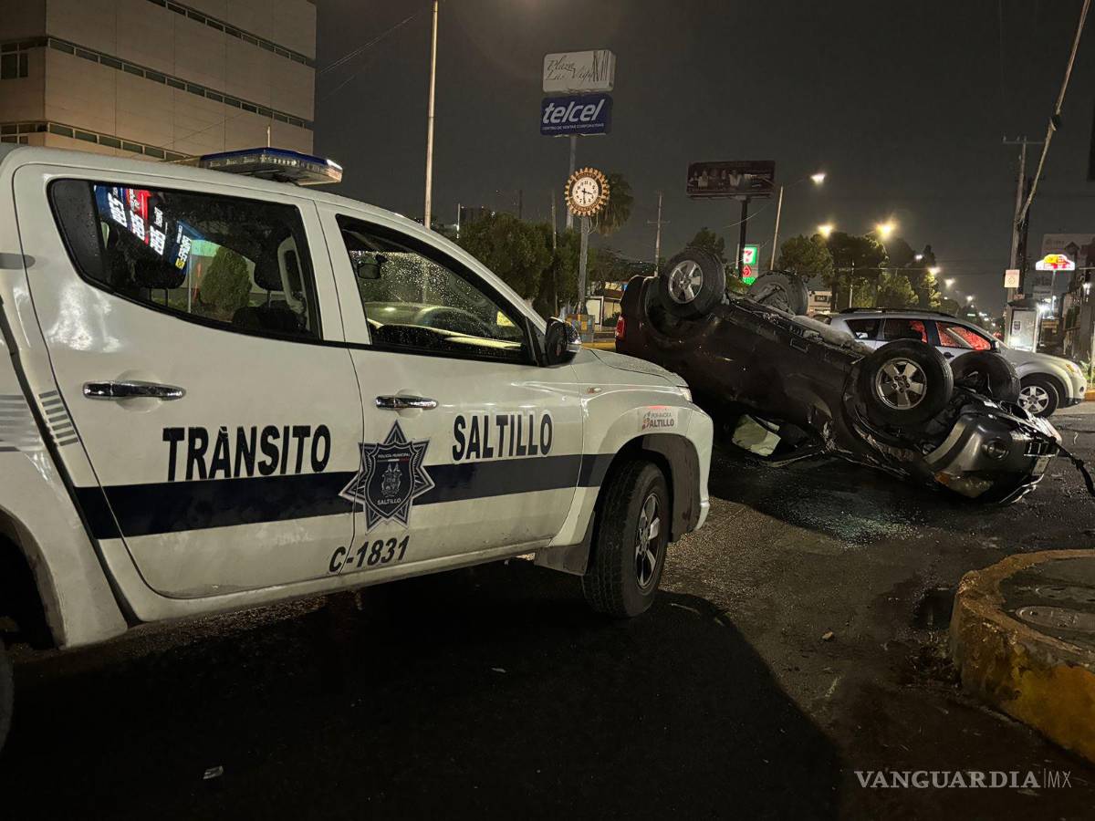 $!Elementos de Tránsito Municipal abanderaron la zona para evitar otro percance.