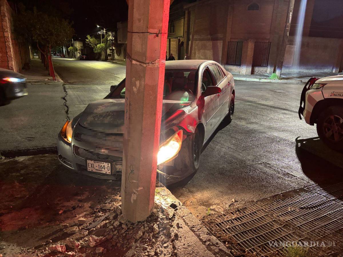 $!El accidente ocurrió a primeras horas del domingo en la intersección de la calle Álvaro Obregón y San Lorenzo.