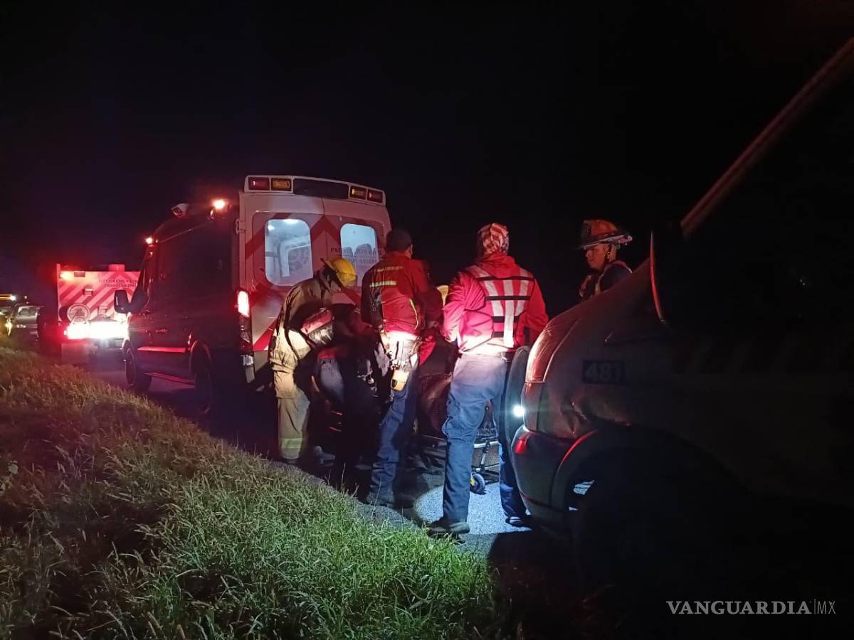 $!Bomberos y Protección Civil de Ramos Arizpe participaron en la atención de la emergencia.