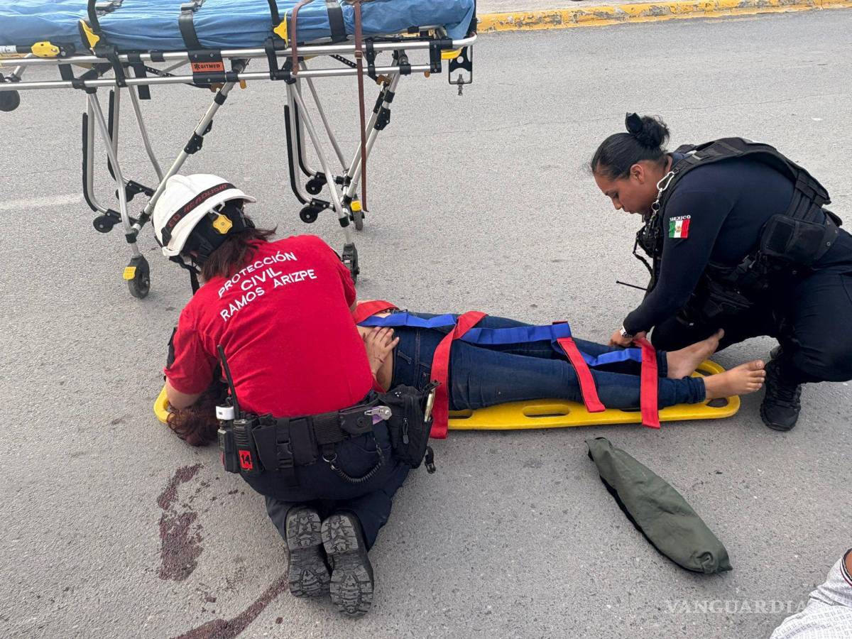 $!Testigos dieron aviso al 911, lo que movilizó a Tránsito Municipal y Protección Civil.