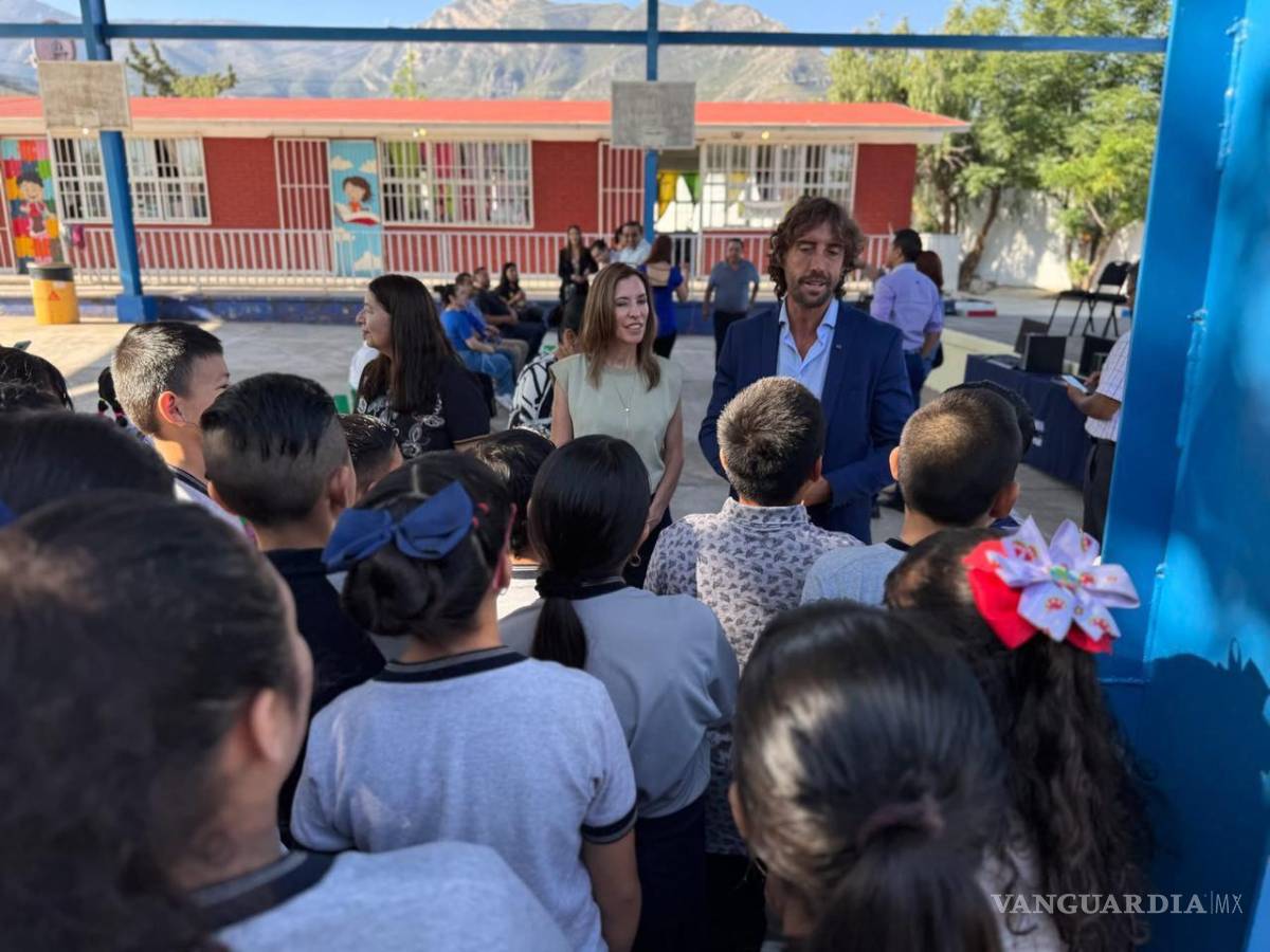 $!Mariana Lea Lara, directora de Conservación San Lorenzo, estuvo presente en la entrega de equipos a 13 escuelas públicas, como parte de un esfuerzo por acercar a niños y niñas al entorno del Cañón.