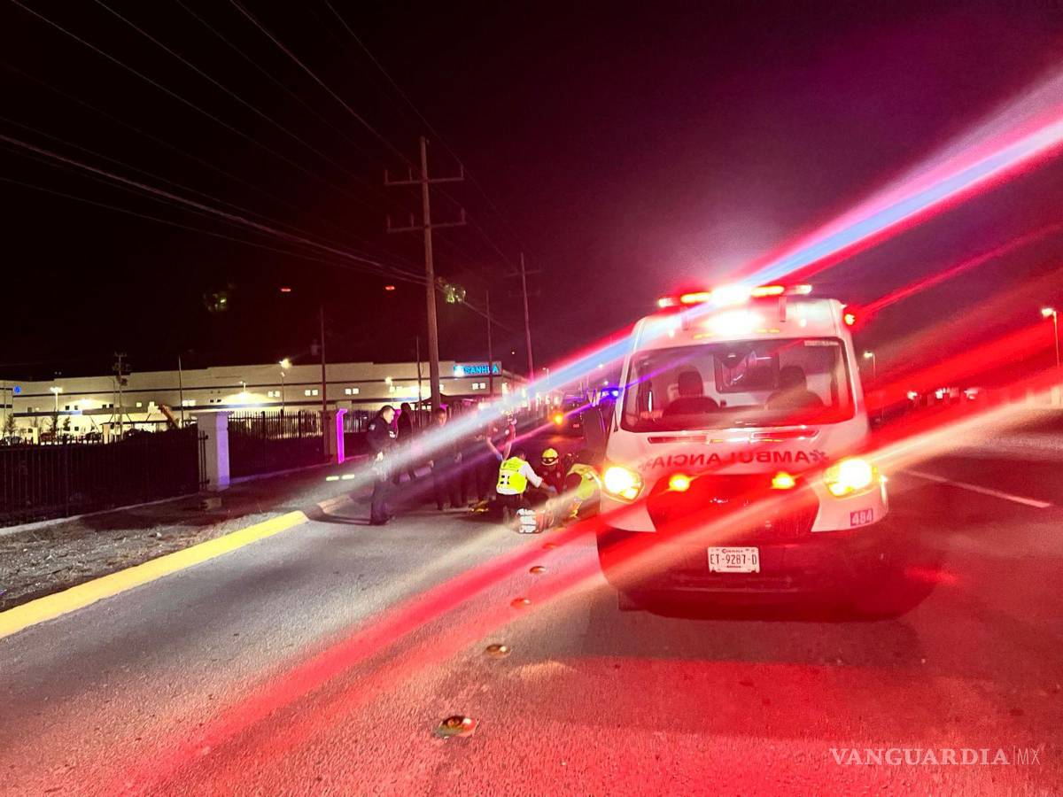 $!Autoridades implementaron un operativo en la zona para localizar al conductor que se dio a la fuga.