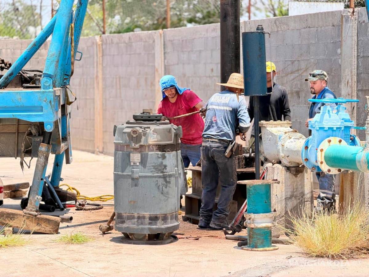 $!El alcalde aseguró que el reparto de agua mediante pipas es una medida temporal mientras concluyen los trabajos.