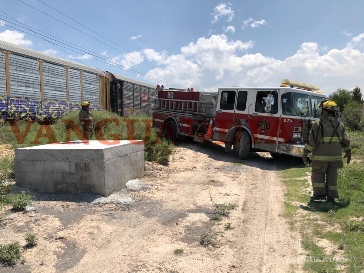 $!Tren casi le amputa el pie a joven en ejido de Saltillo