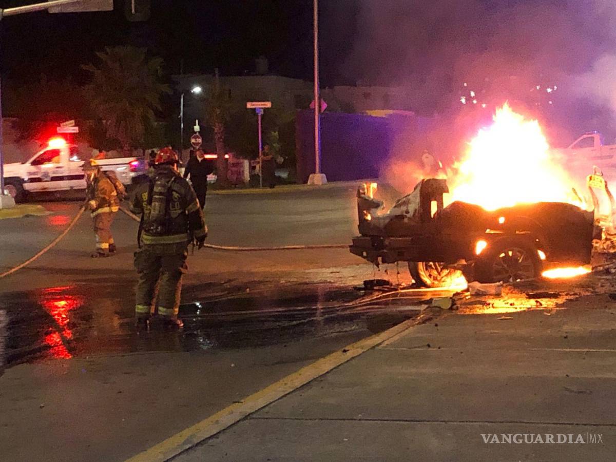 $!La camioneta terminó inservible.