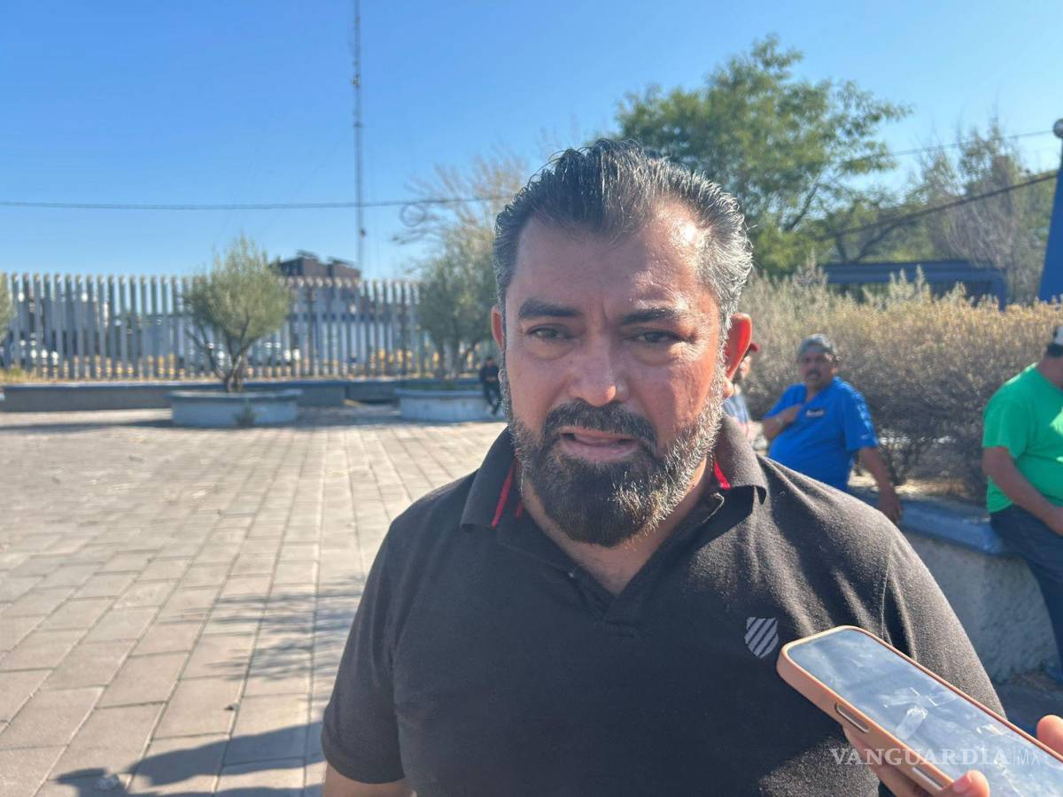 $!Jorge Gonzales Flores, exobrero con 33 años de servicio, compartió su testimonio durante la manifestación.