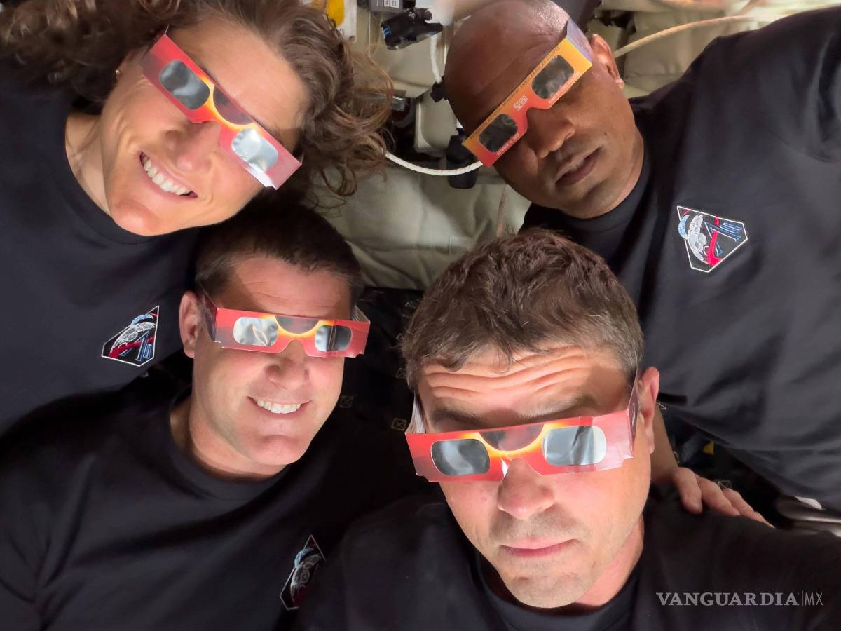 $!En esta imagen proporcionada por la NASA, se observa a la tripulación de Artemis II.