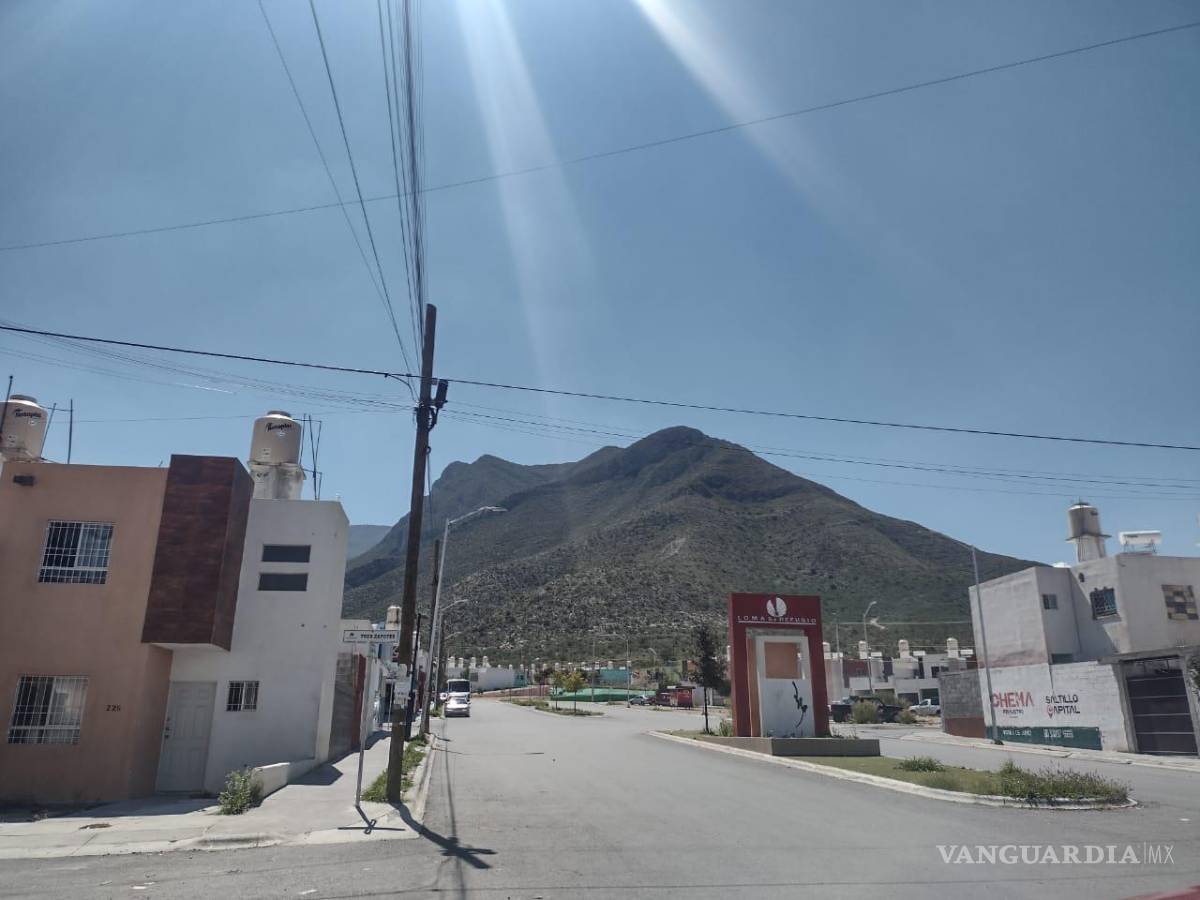 $!Entre la colonia Lomas del Refugio y la montaña sólo hay un arroyo seco. En esta zona las casas son compactas y los jardines no sobrepasan los 18 metros cuadrados.