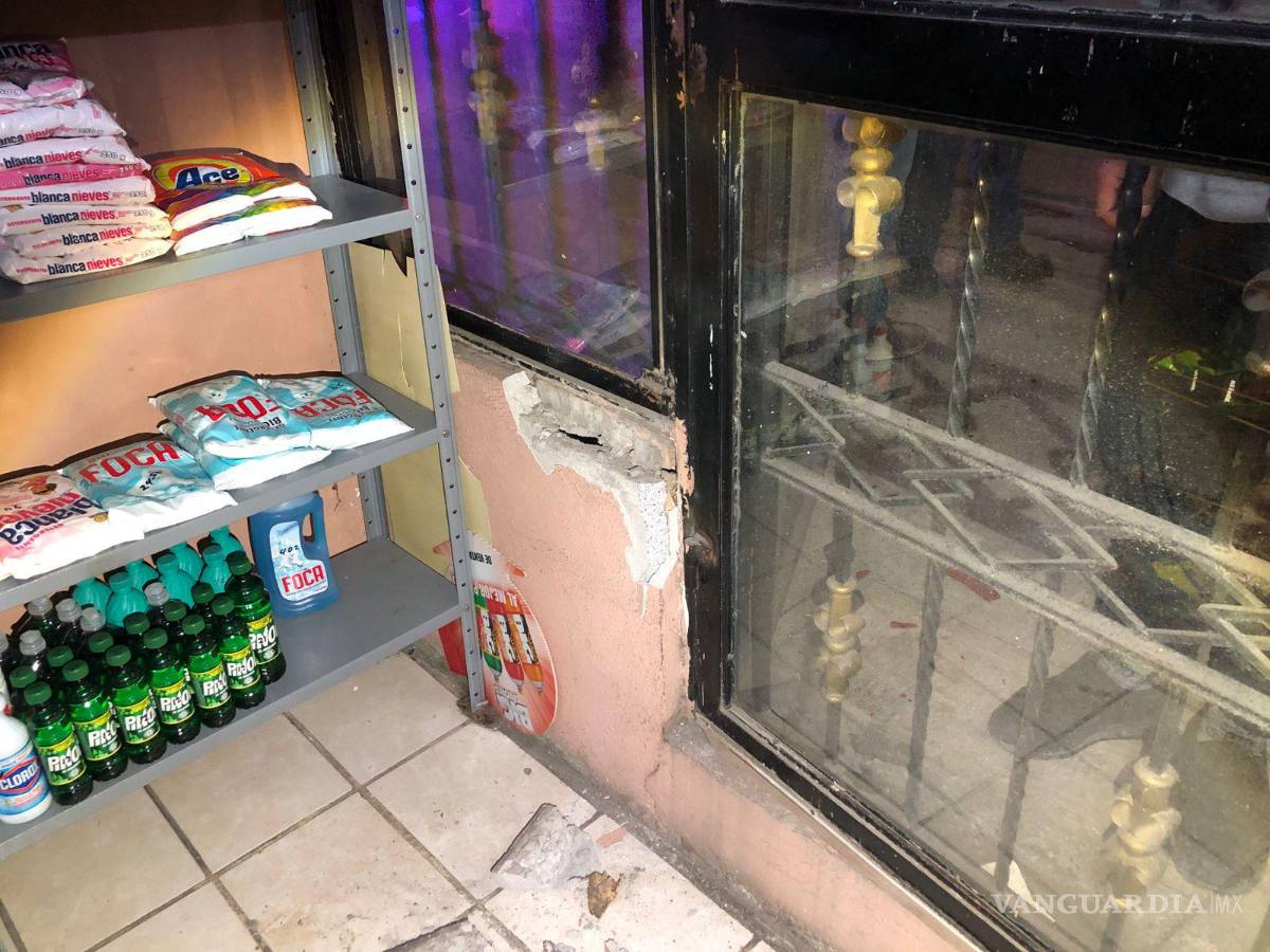 $!La vivienda funcionaba como tienda, y terminó con daños.