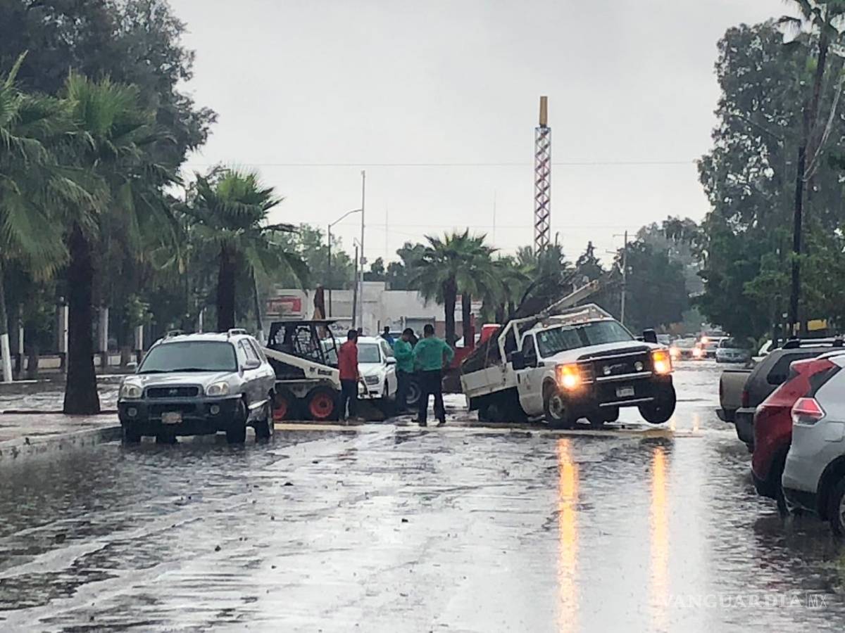 $!Intensas lluvias inundan de nuevo a Torreón, Coahuila