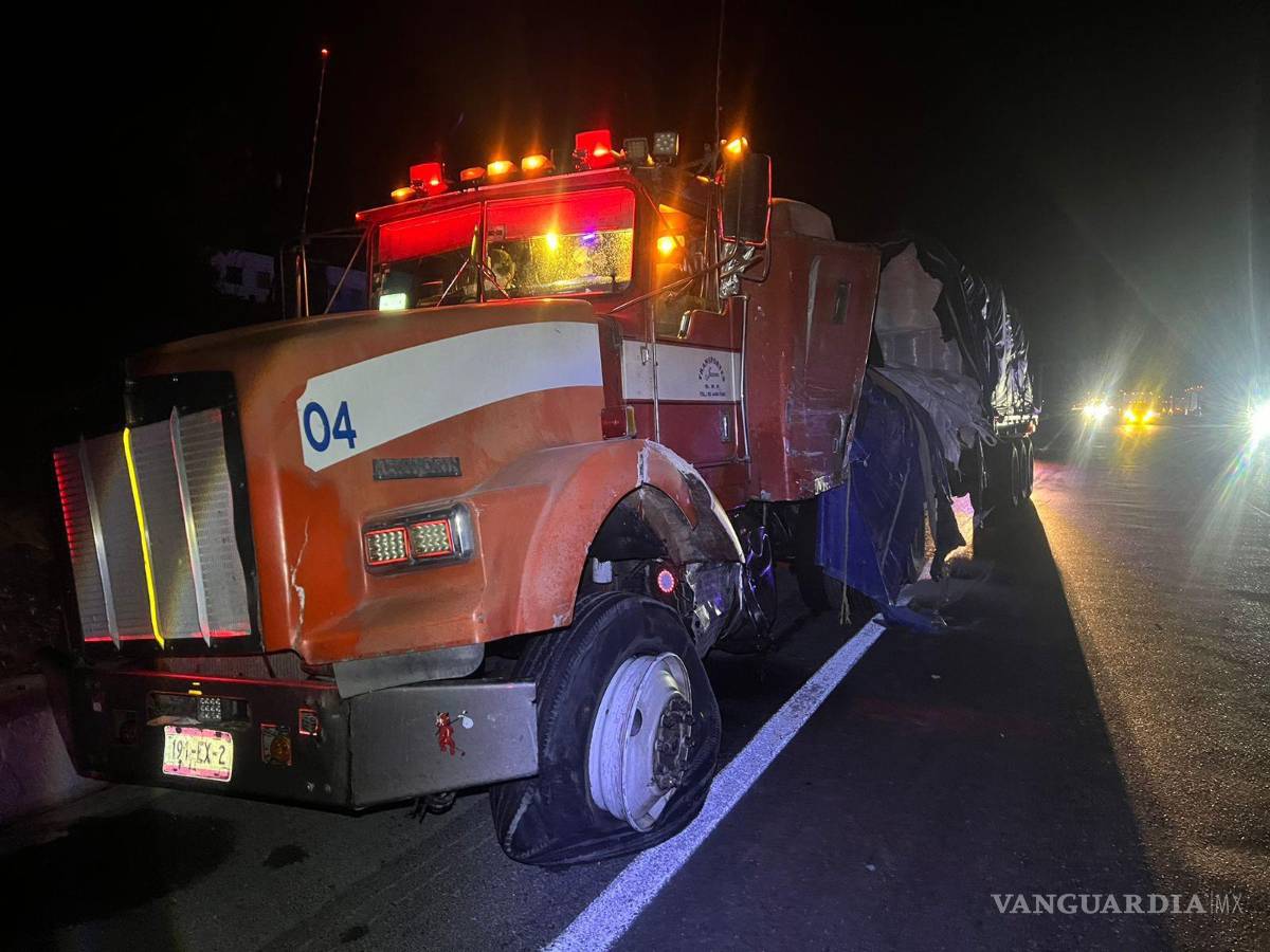 $!La ponchadura de una llanta originó el caos vehicular en el entronque a Carbonera.