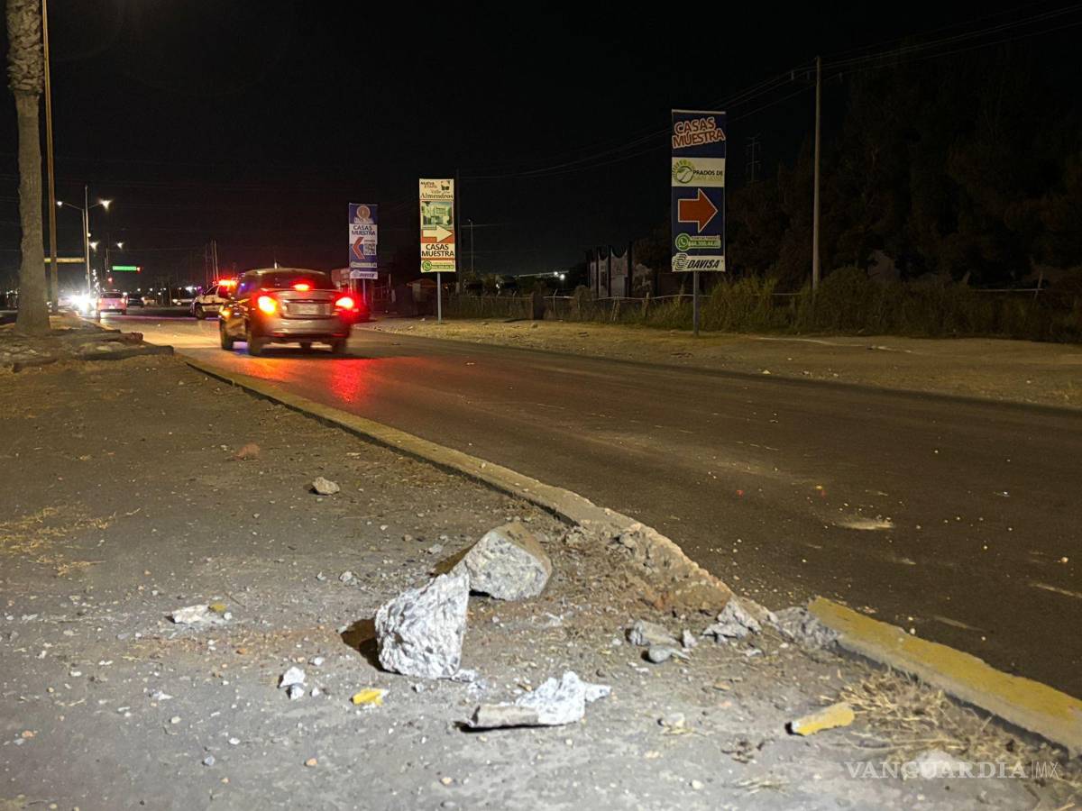 $!Elementos de Tránsito Municipal arribaron al lugar para tomar conocimiento del percance.