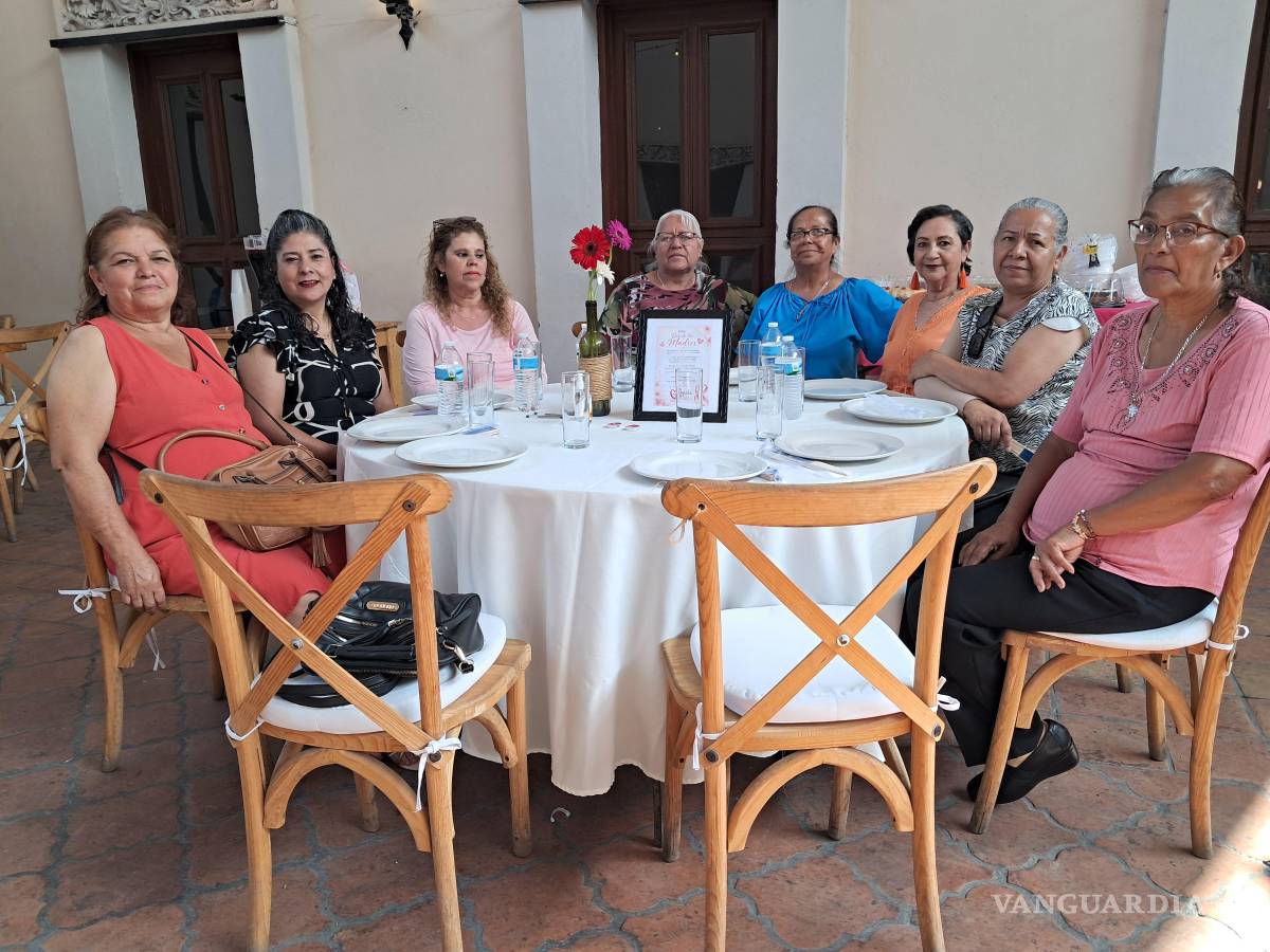 $!Entre conversaciones y abrazos, mujeres pacientes y sobrevivientes encontraron un espacio para compartir experiencias y apoyarse mutuamente.