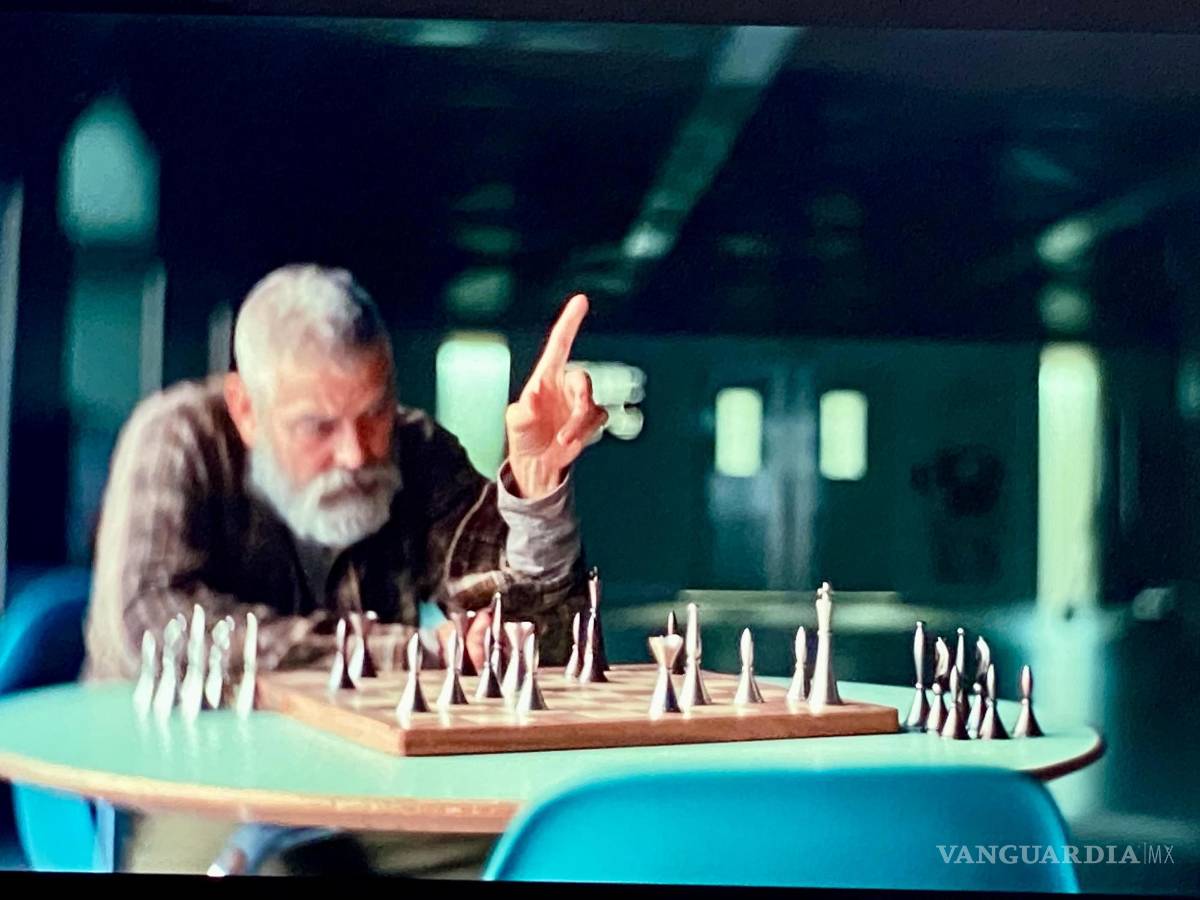 $!“Cuando antes de tu nombre pones un título quiere decir que confías más en un puñado de letras que en ti mismo”.