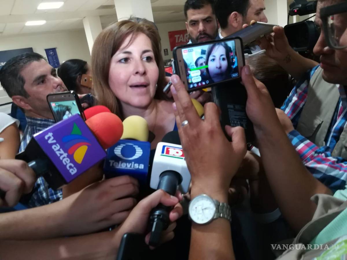 $!Pasajeros del vuelo Durango-CDMX tuvieron que saltar por hueco que se abrió del avión, revela sobreviviente