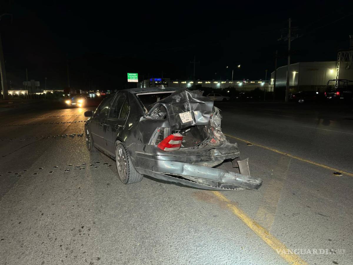 $!El accidente ocurrió frente a la empresa Stellantis, en la Zona Industrial de Derramadero.