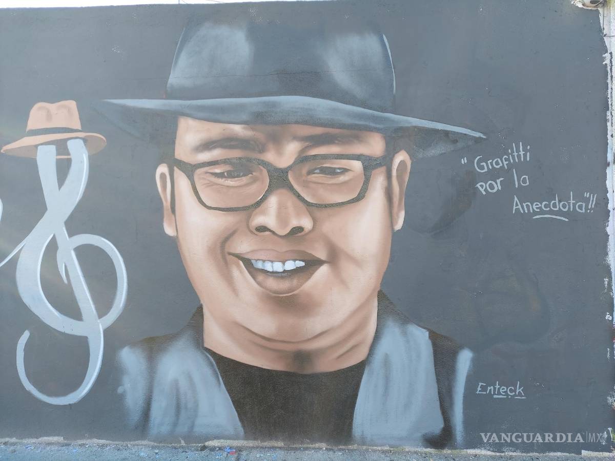 $!Pintan mural de Franco Escamilla y Eugenio Derbez en la Saltillo 2000