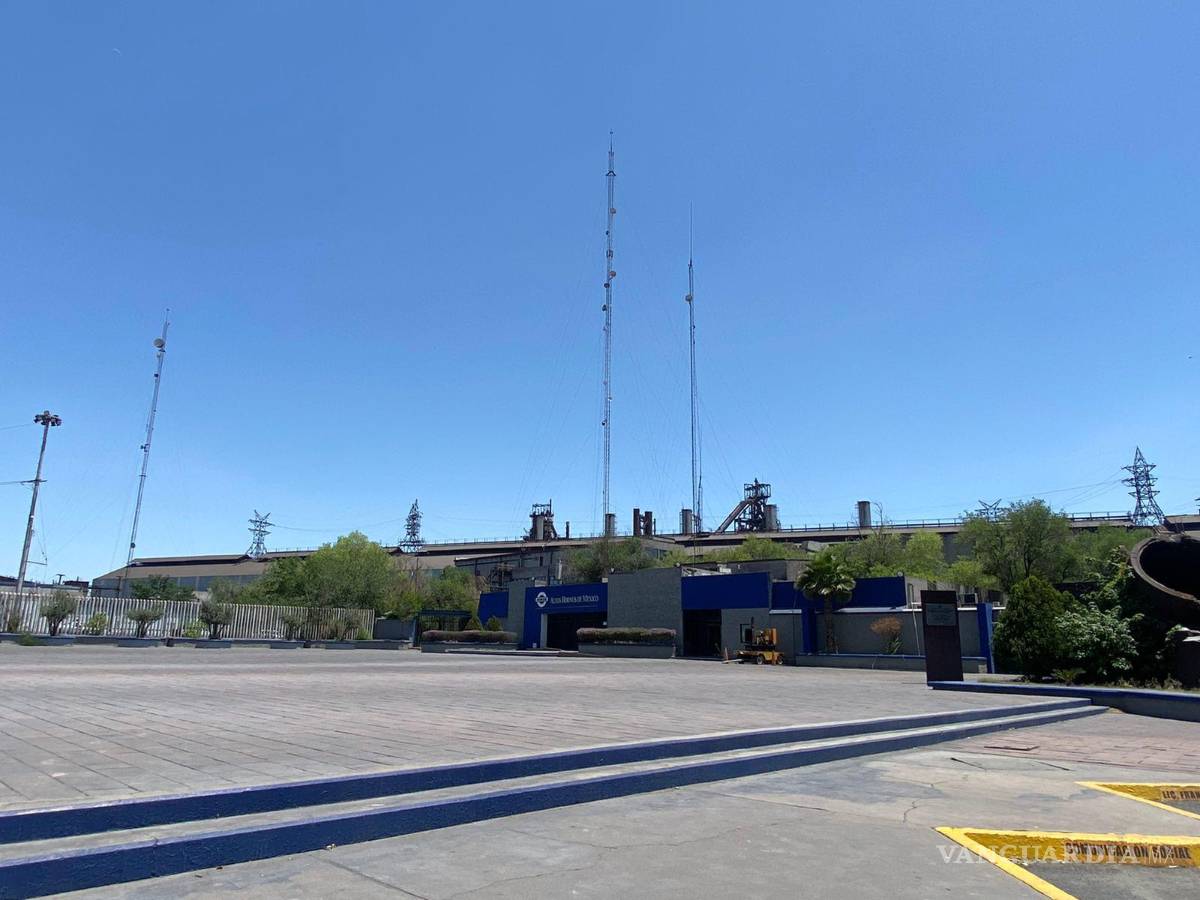 $!Por muchos años, AHMSA, el gigante de acero, ha marcado la pauta de la economía en la región. Ahora con la crisis, todos piden apoyos e inversiones nuevas.