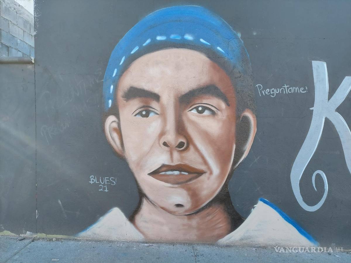 $!Pintan mural de Franco Escamilla y Eugenio Derbez en la Saltillo 2000