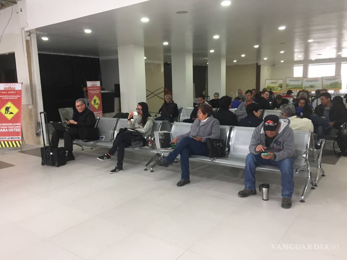 $!Atrasan vuelo por mal clima en el Aeropuerto de Saltillo