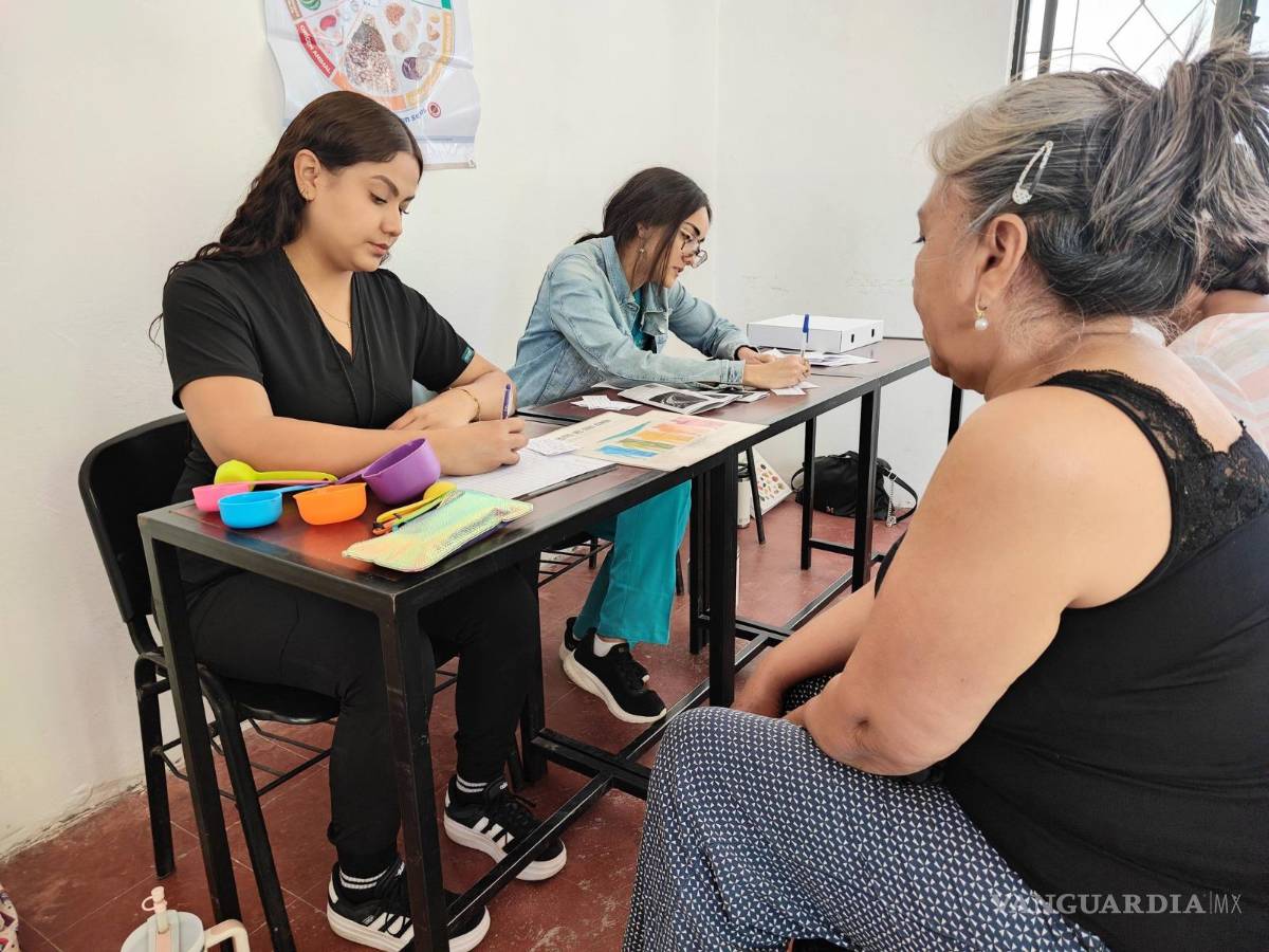 $!Personal de Salud Pública Municipal brinda asesorías nutricionales y planes alimenticios personalizados a la ciudadanía.