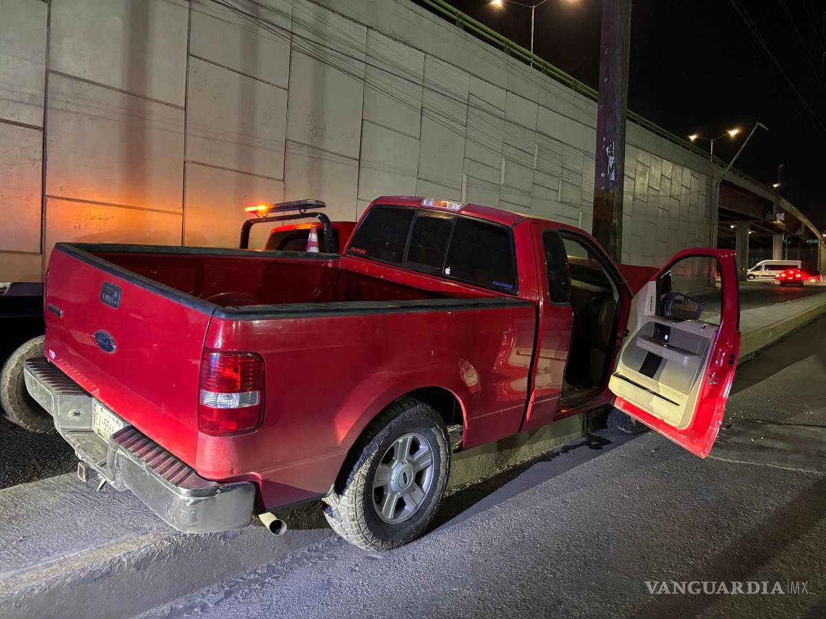 $!El conductor perdió el control del vehículo sobre el periférico Luis Echeverría.