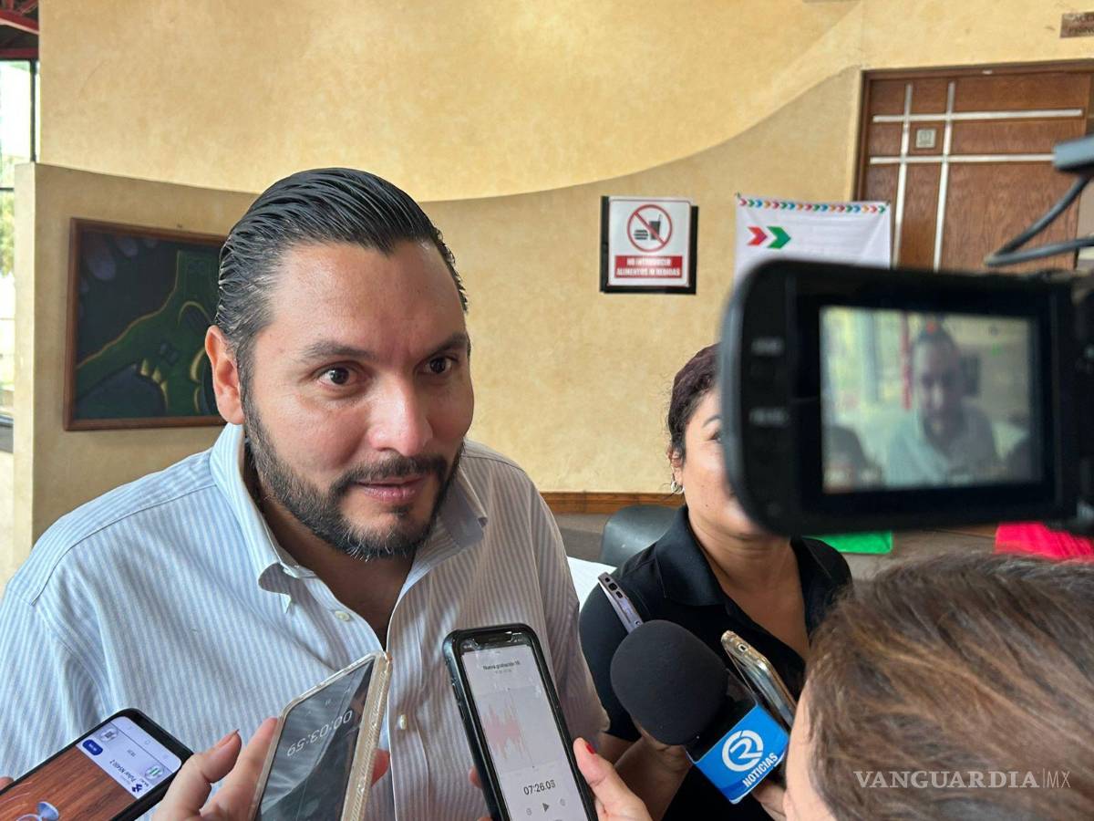 $!El edil pidió a los adolescentes ser conscientes del impacto que tienen sus palabras y publicaciones en internet.