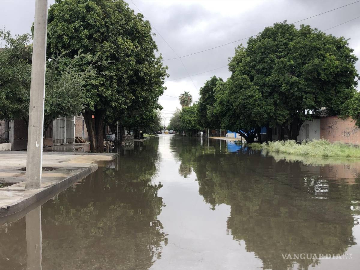 $!Las famosas lluvias ‘atípicas’ suelen tener estragos y problemas típicos para la ciudadanía, pues la ciudad se colapsa en muchos sectores.