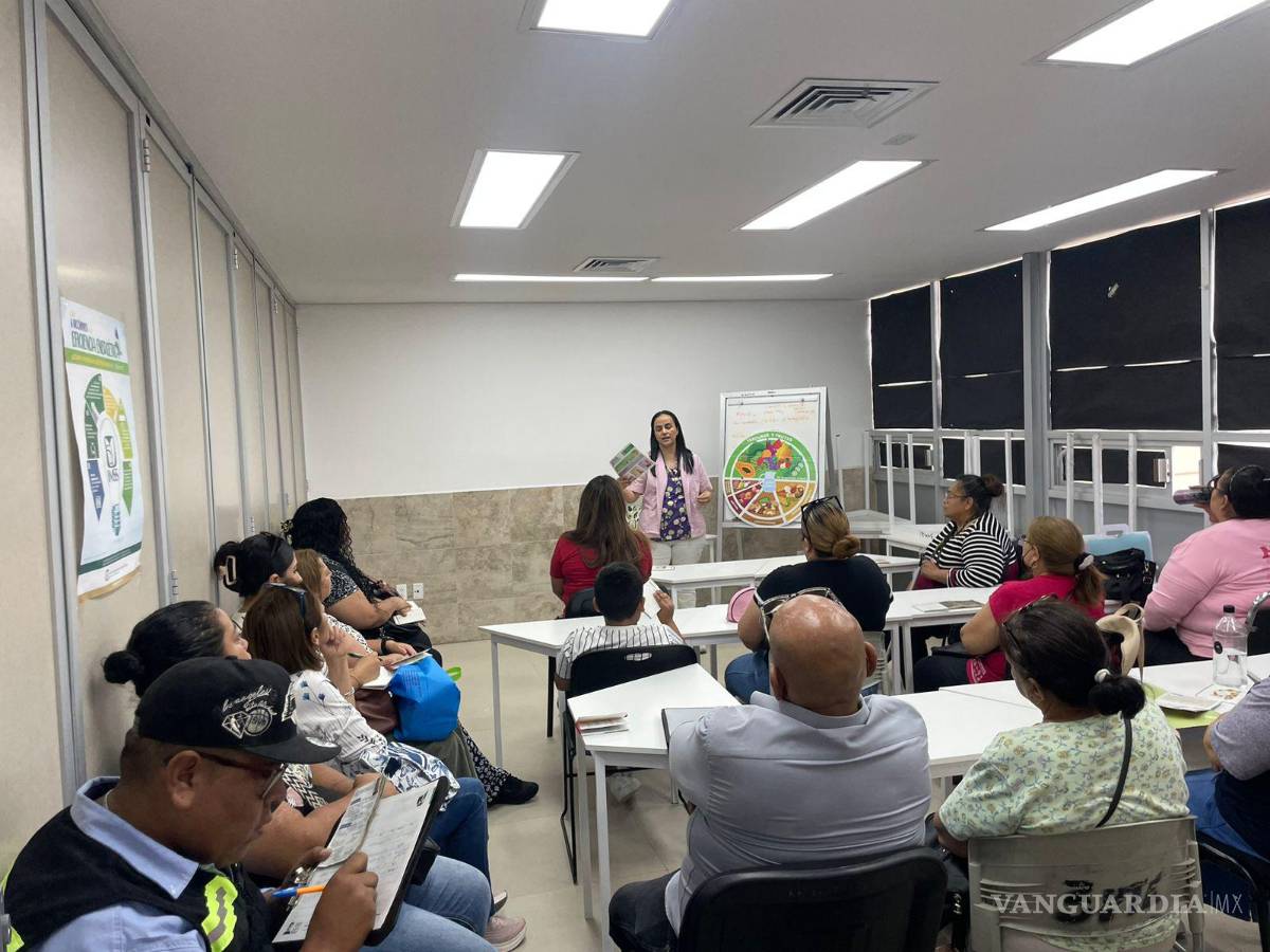 $!Personal de Nutrición del IMSS imparte pláticas sobre el “Plato del bien comer” en las Unidades de Medicina Familiar.