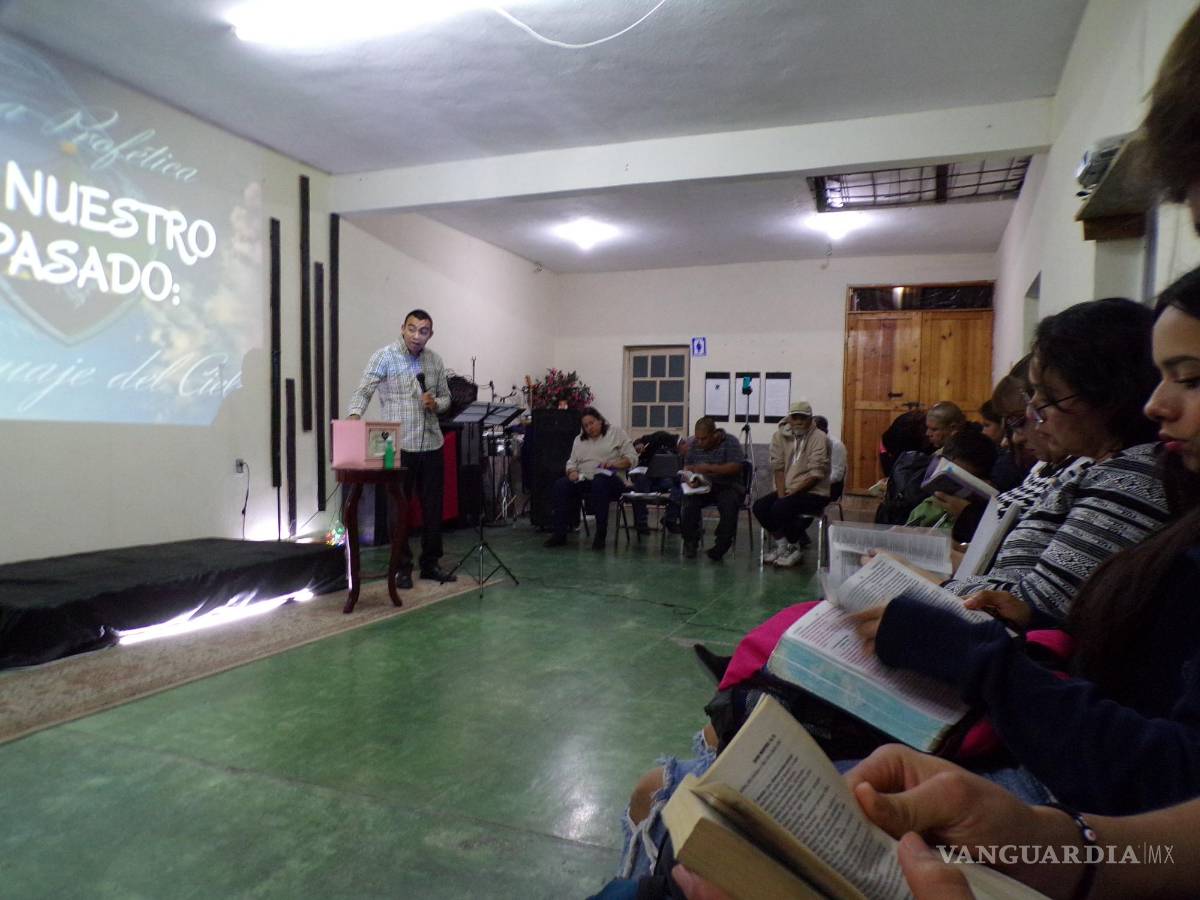 $!La iglesia Casa Profética y de Restauración “Amén” hizo lo imposible: que Juan dejara la calle después de décadas.
