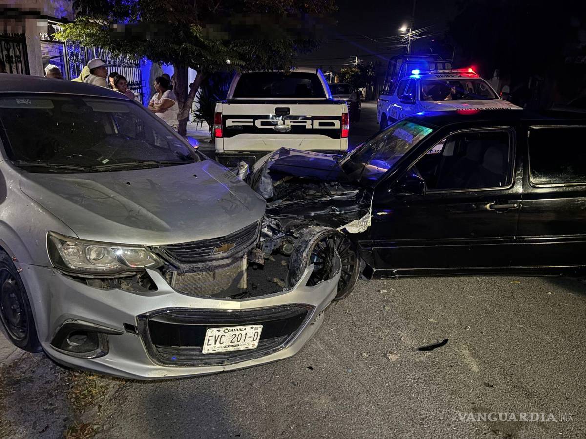 $!Agentes de Tránsito y Policía Municipal aseguraron al conductor e iniciaron el proceso legal.