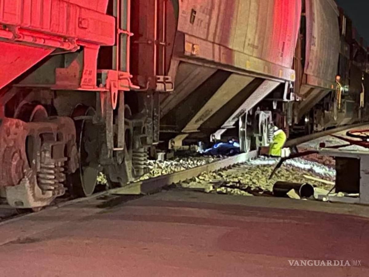 $!El convoy ferroviario de la empresa Kansas City Sourthen, que venía de sur a norte, no logró detenerse.