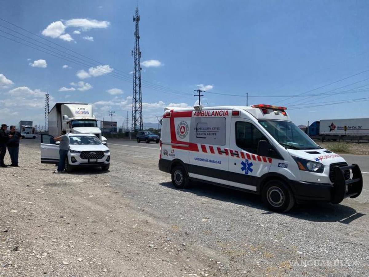 $!Una ambulancia llegó para atender a la víctima.