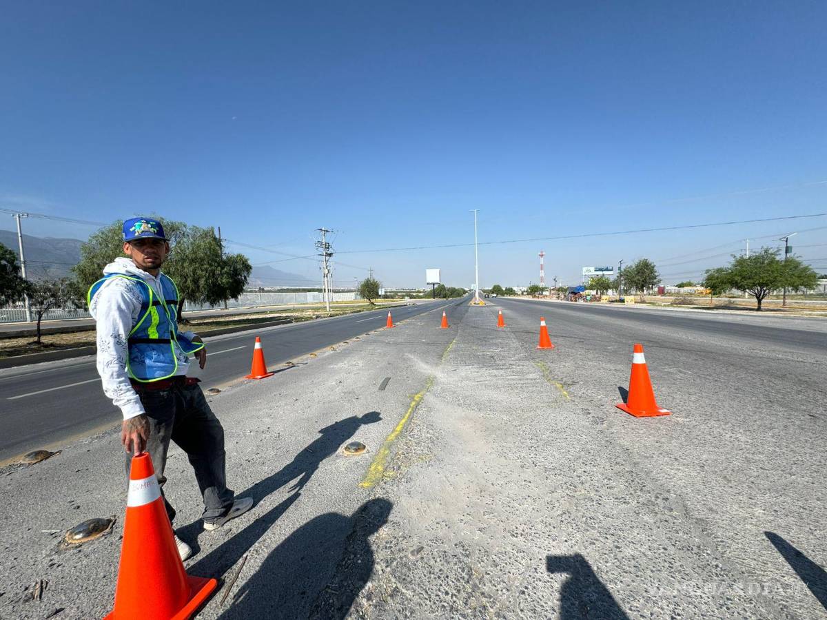 $!Autoridades municipales piden comprensión a los conductores ante el cierre del retorno en Arteaga, Coahuila.