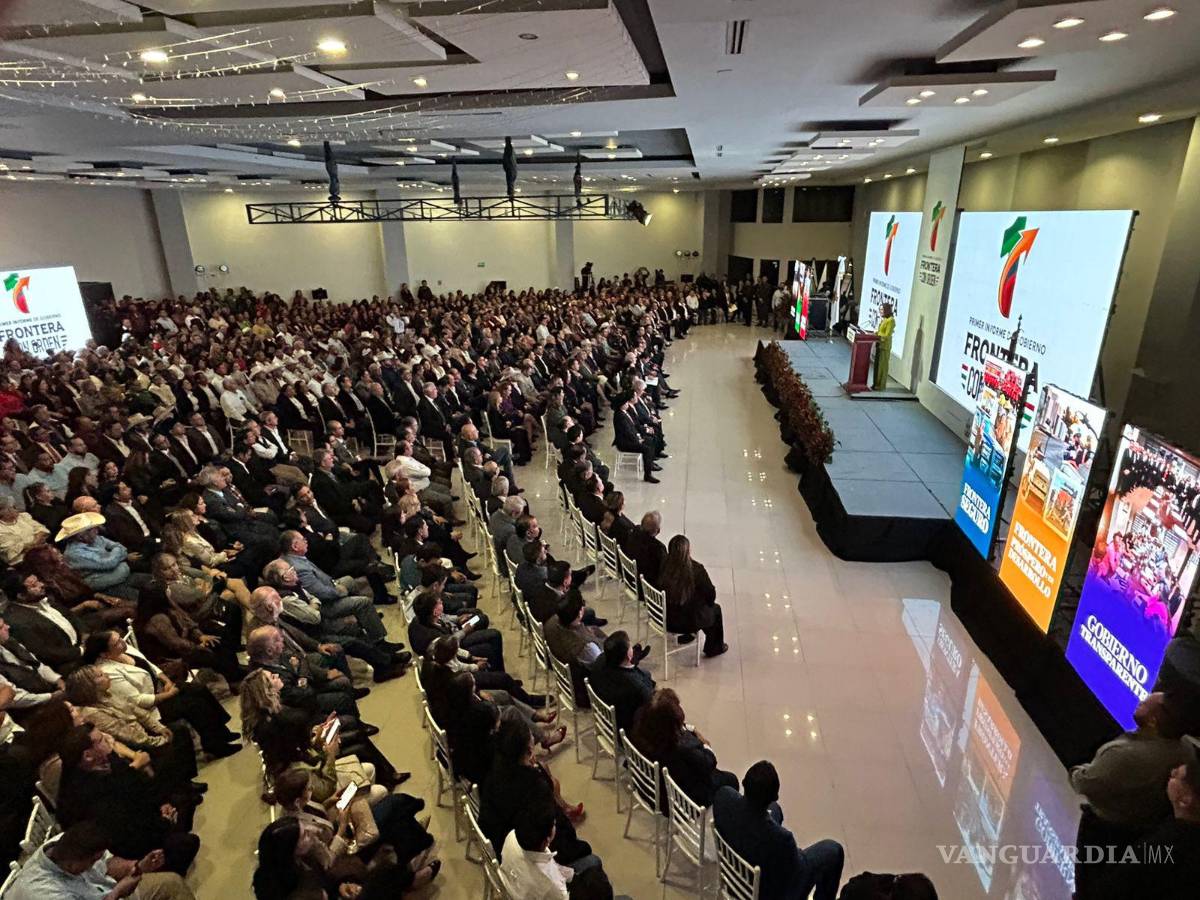 $!La alcaldesa Sara Irma Pérez Cantú presentó su primer informe de gobierno ante autoridades y ciudadanos.